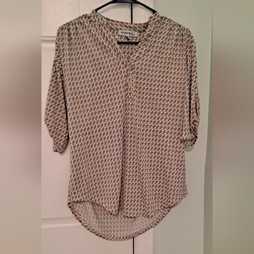 Kontrol Women Casual Blouse Size M.